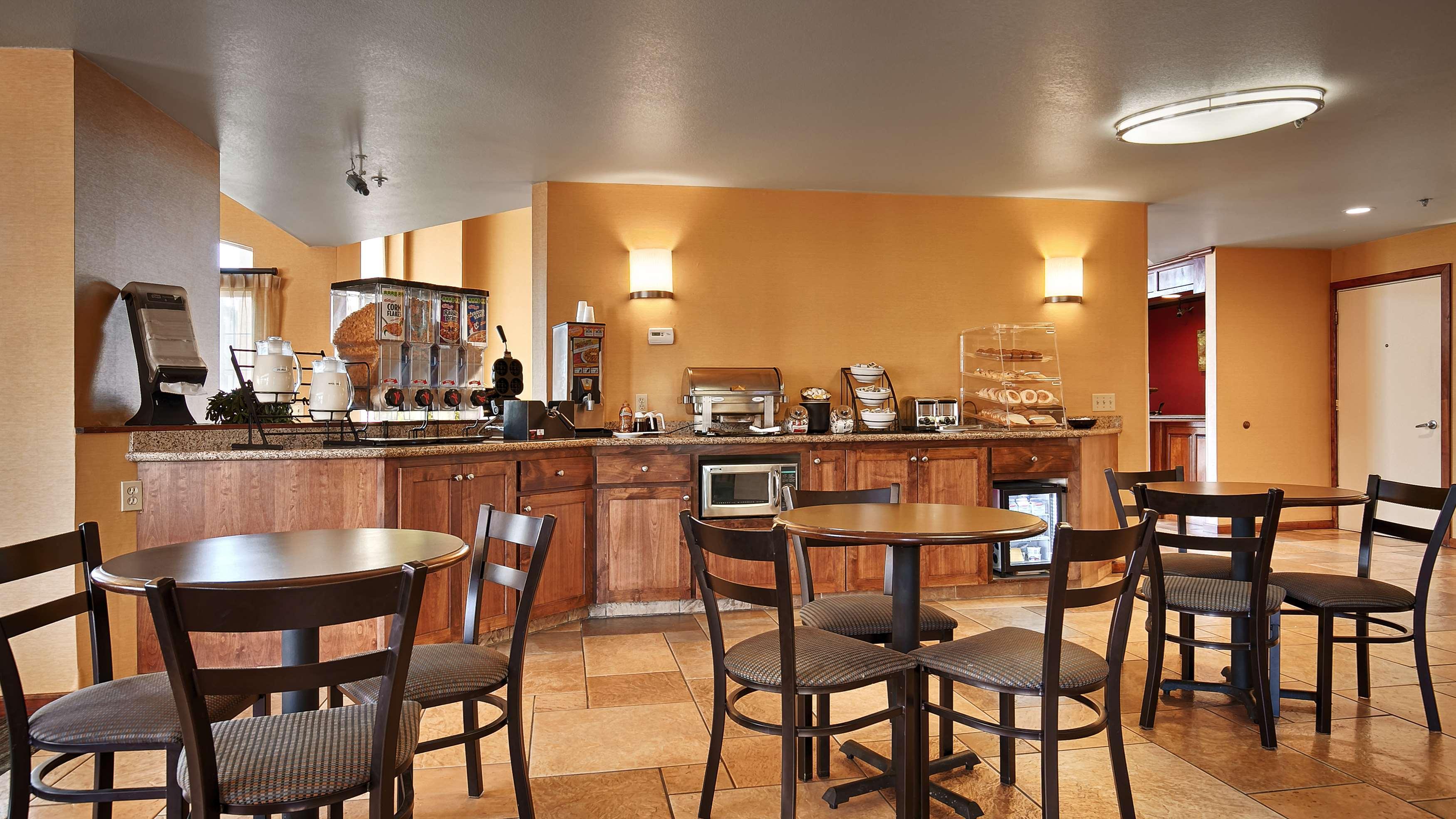 מודסטו Best Western Palm Court Inn מראה חיצוני תמונה